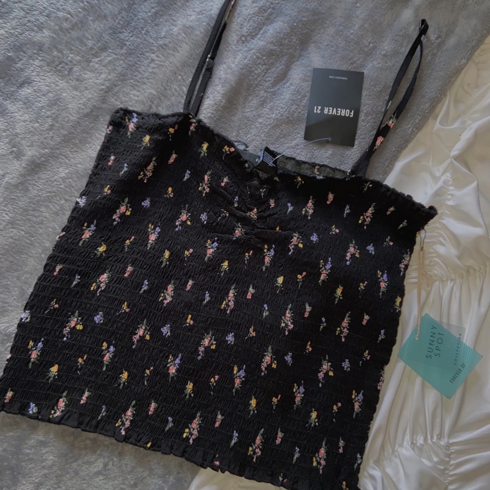 NEW Forever21 cropped tank top 🖤